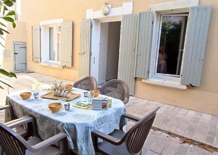 Barriere - Maison A 25m De La Grande * 莱萨布勒-多洛讷