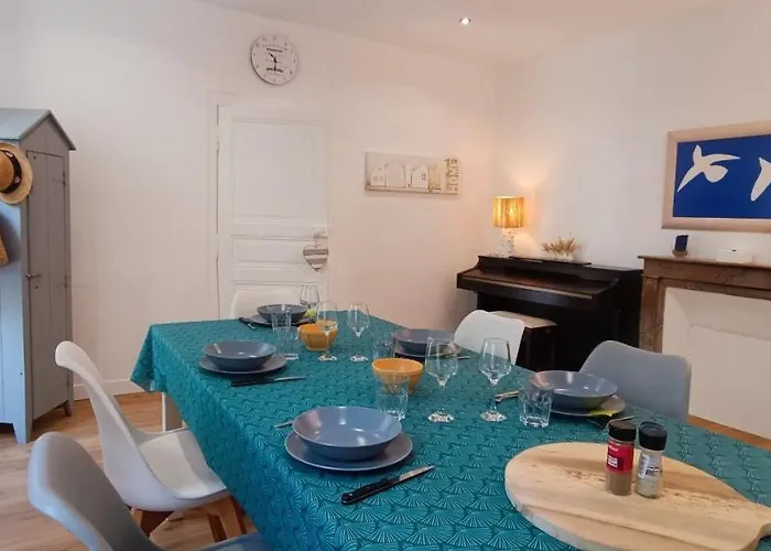 度假居 Barriere - Maison A 25m De La Grande 莱萨布勒-多洛讷